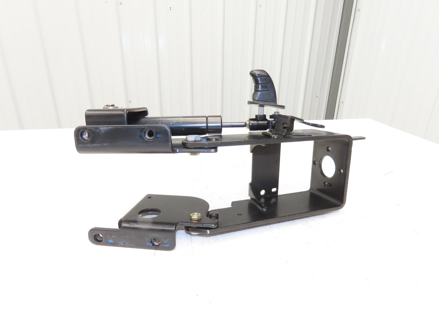 Hyster 8808585 Forklift Steering Column Tilt Bracket Assembly Removed From E80XN