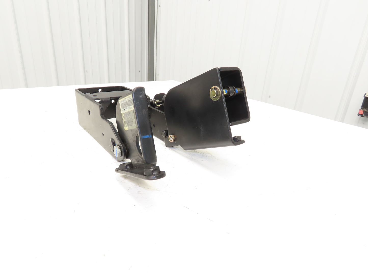 Hyster 8808585 Forklift Steering Column Tilt Bracket Assembly Removed From E80XN