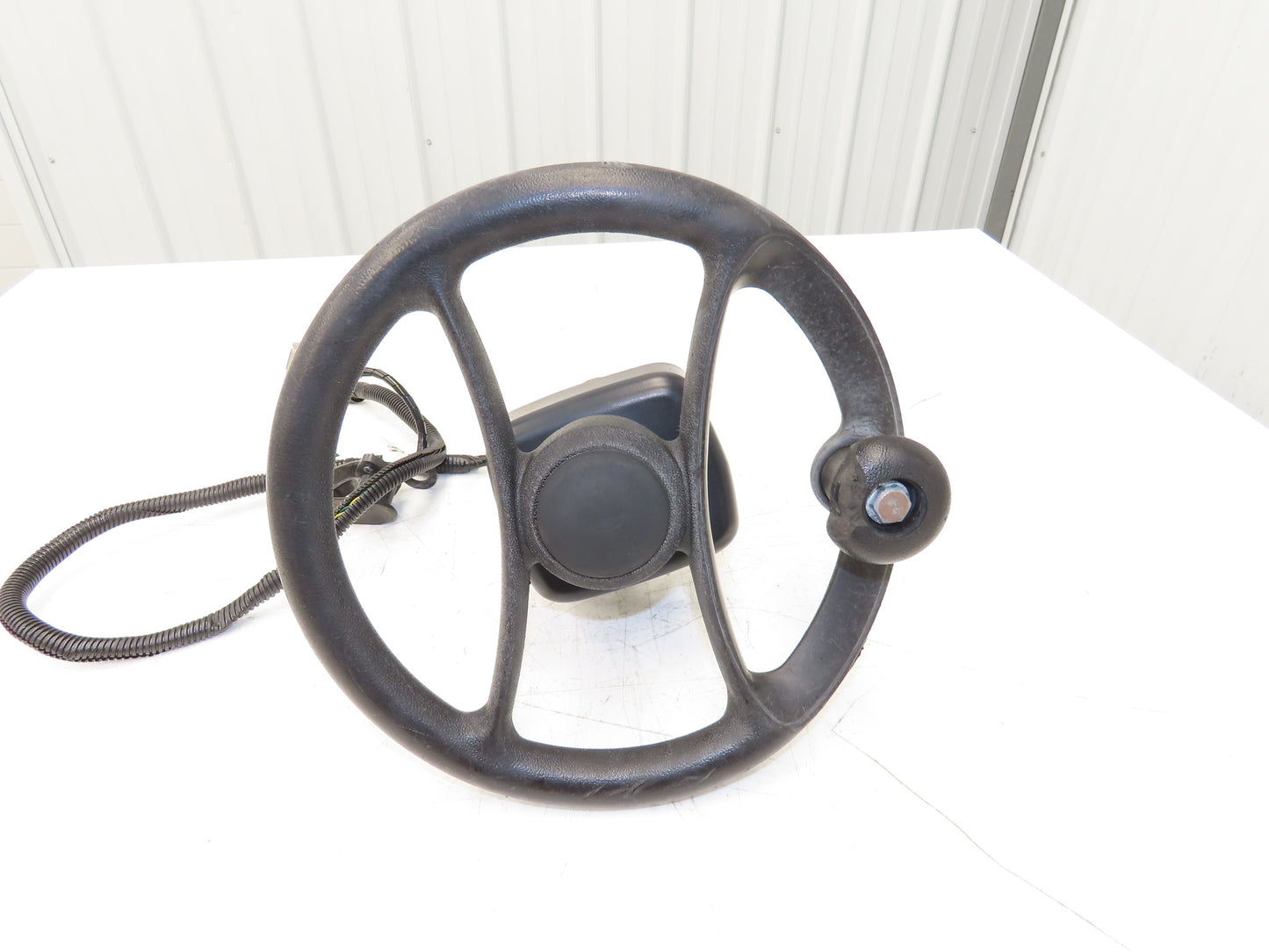 Hyster 8808585 Forklift Steering Wheel & Bracket Assembly Removed From E80XN
