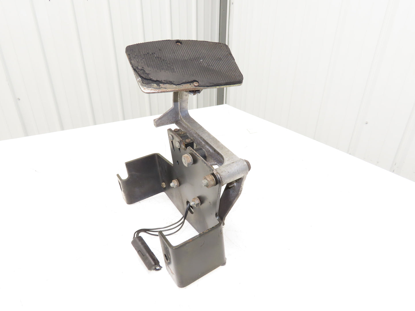 Yale Forklift Throttle Accelerator Pedal Bracket & Potentiometer Off ERC080HD