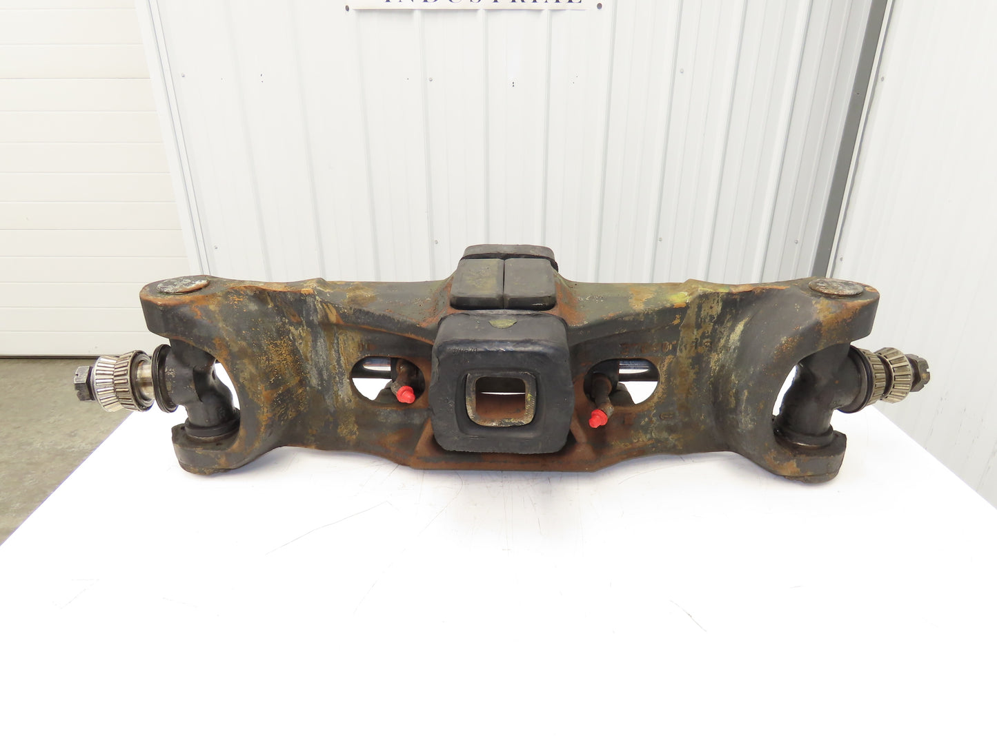 Yale 370401 Forklift Dual-Wheel Rear Steer Axle Assembly ERC080HDN36SV084