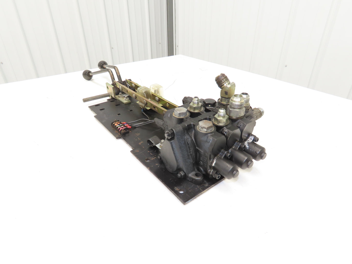 Yale Hydraulic 2-Spool 2 Lever Forklift Mast Control Valve Assembly Off ERC080