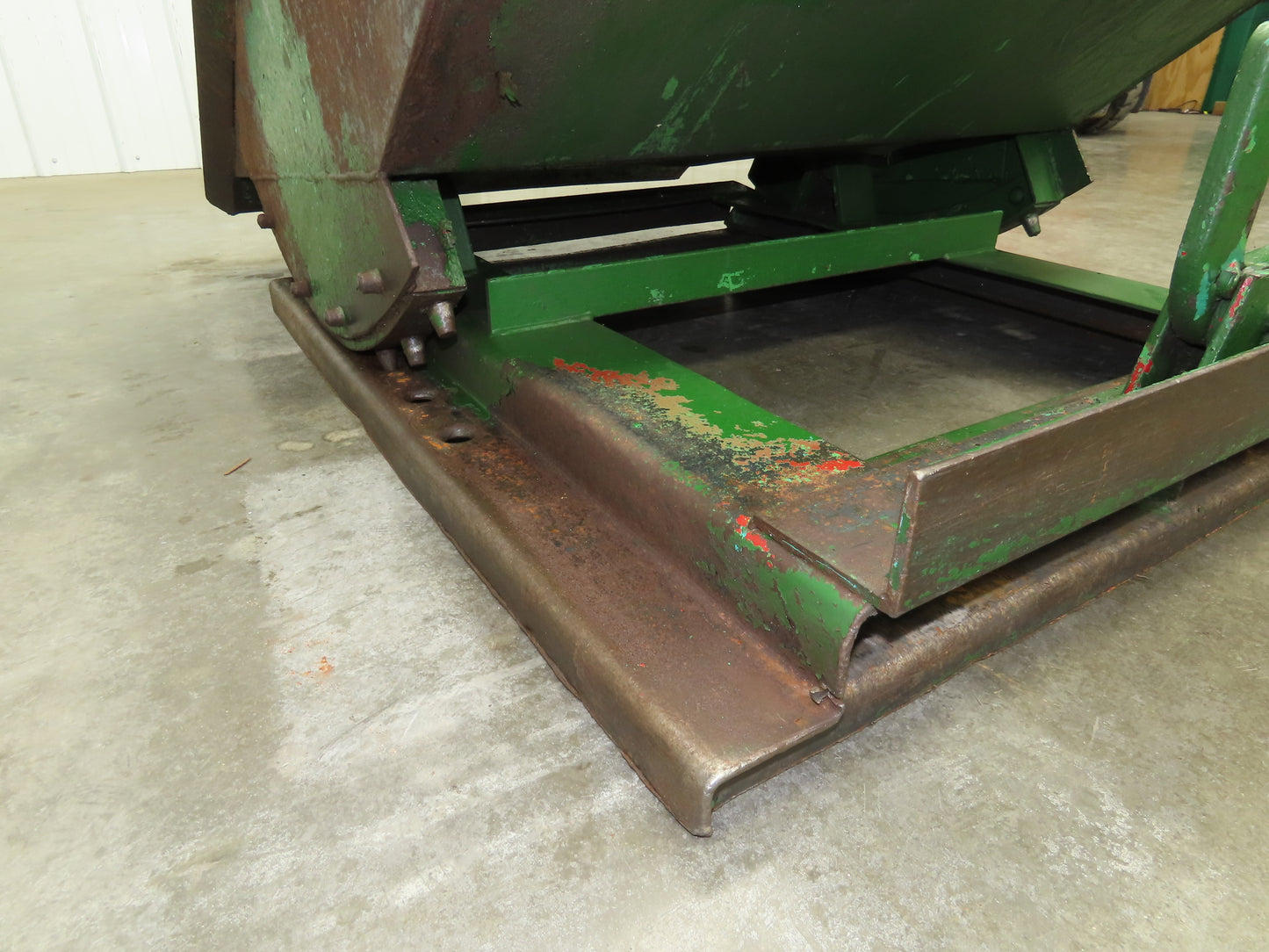 Roura Self Dumping Hopper 1/3 Yard Forklift Steel Dumpster 40x48x24"