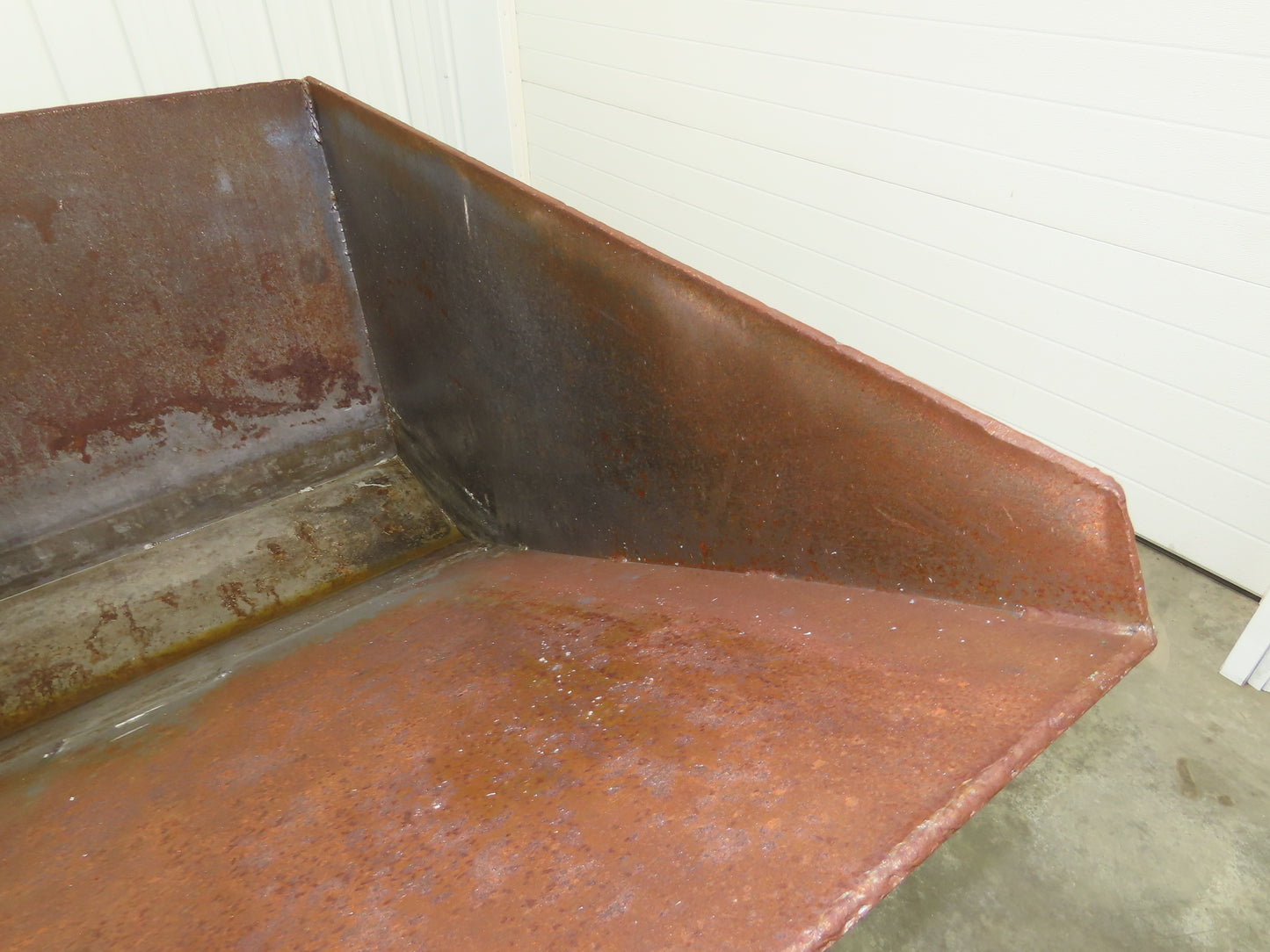 Self Dumping Hopper 1/2 Yd Capacity Heavy Duty Steel Casters 52x38x41"