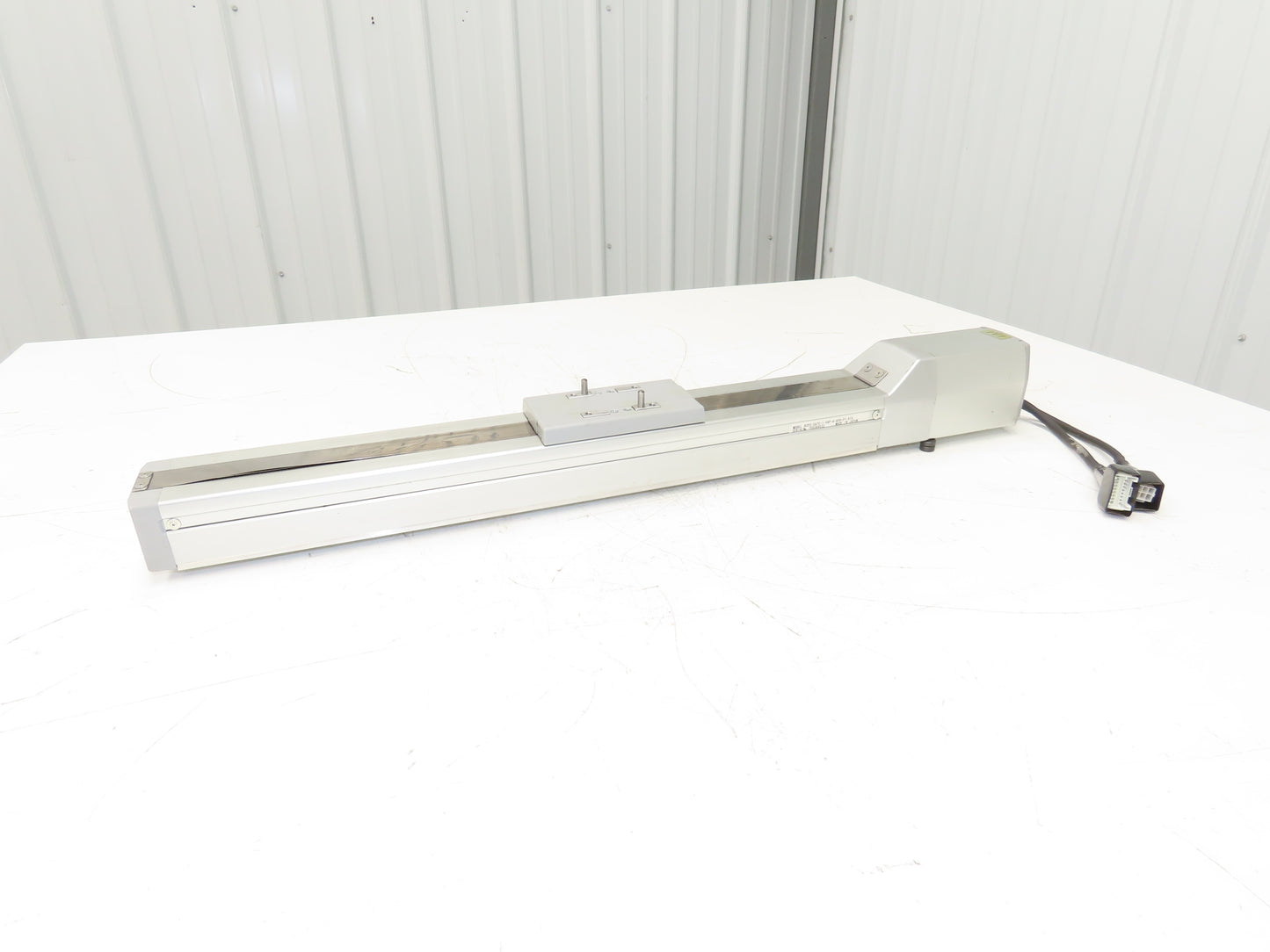 IAI Robo Cylinder Linear Screw Actuator 4mm Lead 400mm Stroke 24VDC