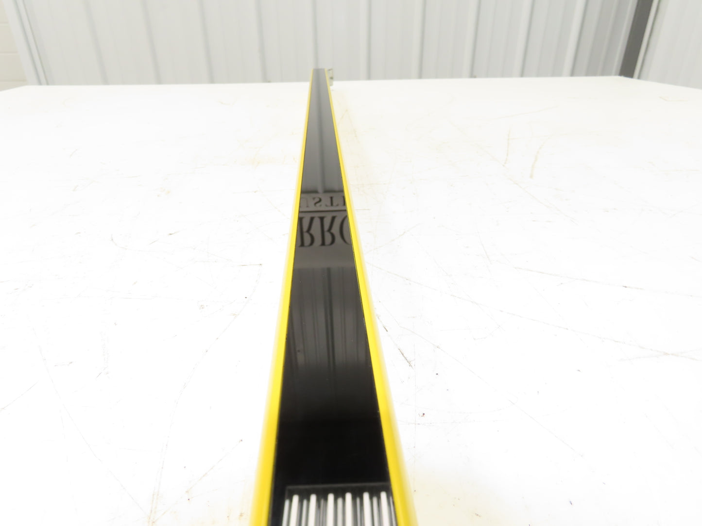 Schmersal SLC440-R-0890-14-01 Safety Light Curtain Receiver 890mm 24VDC 0.3-7m