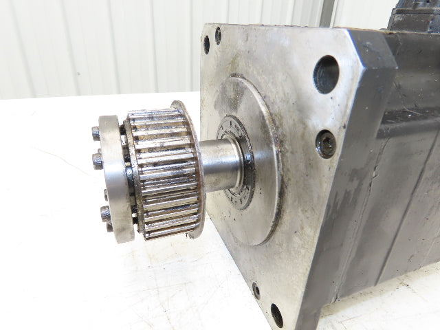 Okuma BL-MC100J-30SNA AC Servo Motor 3kW 3000 RPM 14.7A 133V 3PH W/Encoder