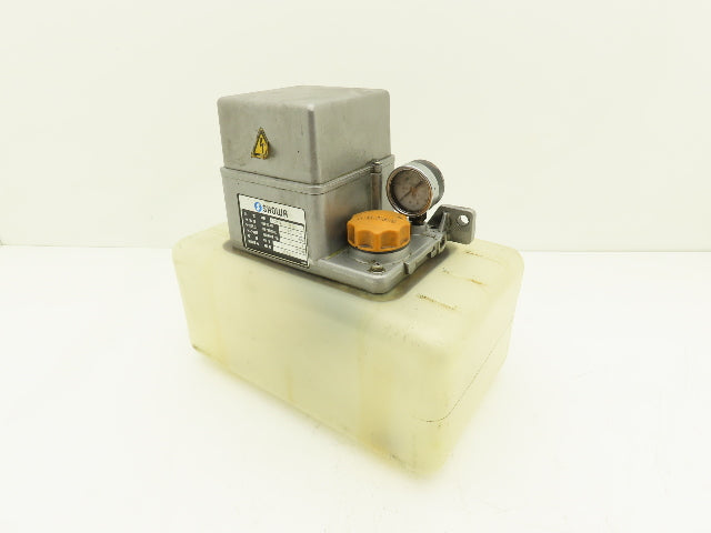 Showa LCB4 Lubrication Oil Pump Machine Oiler 6L Tank 0.1 L/Min 200V