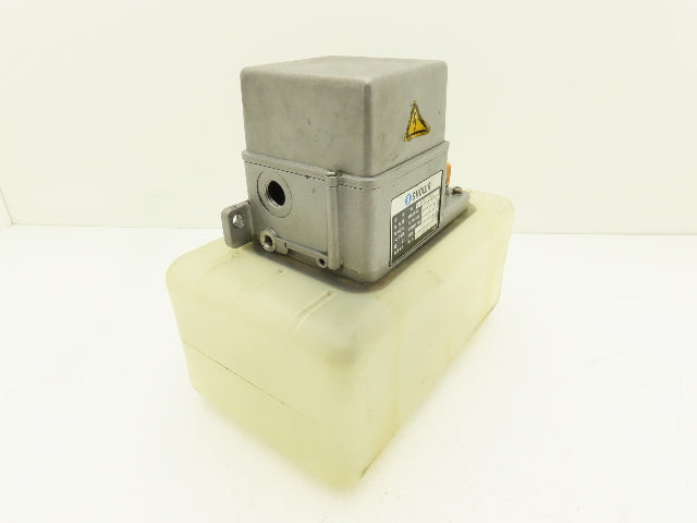 Showa LCB4 Lubrication Oil Pump Machine Oiler 6L Tank 0.1 L/Min 200V