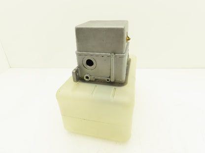 Showa LCB4 Lubrication Oil Pump Machine Oiler 6L Tank 0.1 L/Min 200V