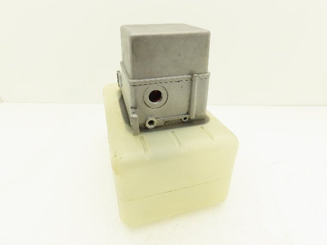 Showa LCB4 Lubrication Oil Pump Machine Oiler 6L Tank 0.1 L/Min 200V