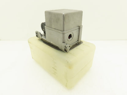 Showa LCB4 Lubrication Oil Pump Machine Oiler 6L Tank 0.1 L/Min 200V