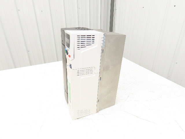 Nidec M700-06400470A Unidrive M Series AC Drive 30/40Hp 480V 3PH 47A Keypad