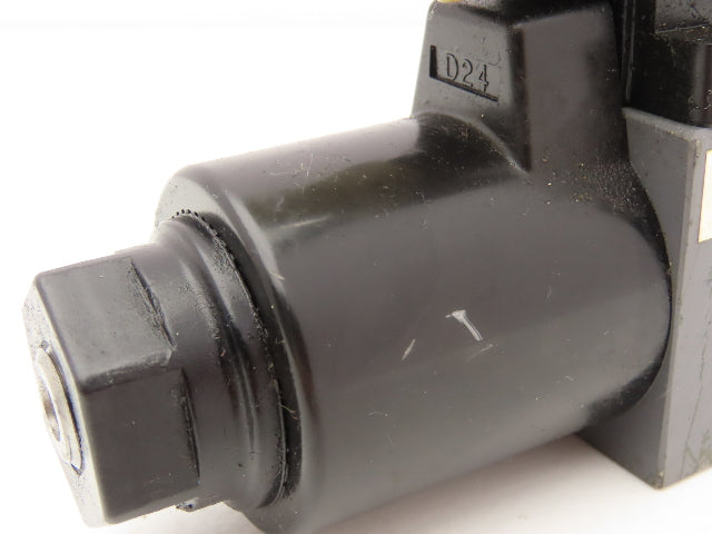 Tokyo Tokimec DG4V-3-2A-M-P7-H-7-54 Directional Control Solenoid Valve 24VDC