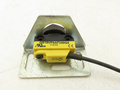 Banner QS18VP6AF250Q5 Photoelectric Sensor PNP 250mm Range 10-30VDC M12 Lot of 4