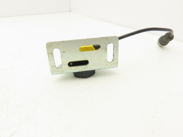 Banner QS18VP6AF250Q5 Photoelectric Sensor PNP 250mm Range 10-30VDC M12 Lot of 4