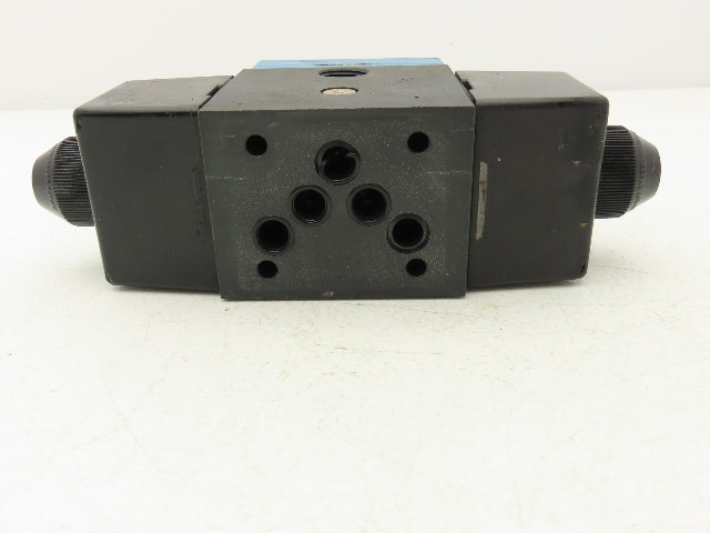 Vickers DG4S4W-012C-B-60 Hydraulic Directional Control Solenoid Valve 120V Black