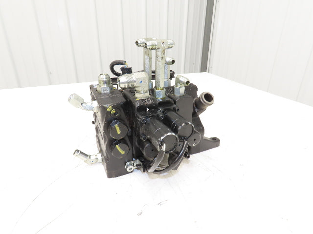 Toyota 67620-U3584-71 Hydraulic 3-Spool Forklift Mast Control Valve From 8FBCU30