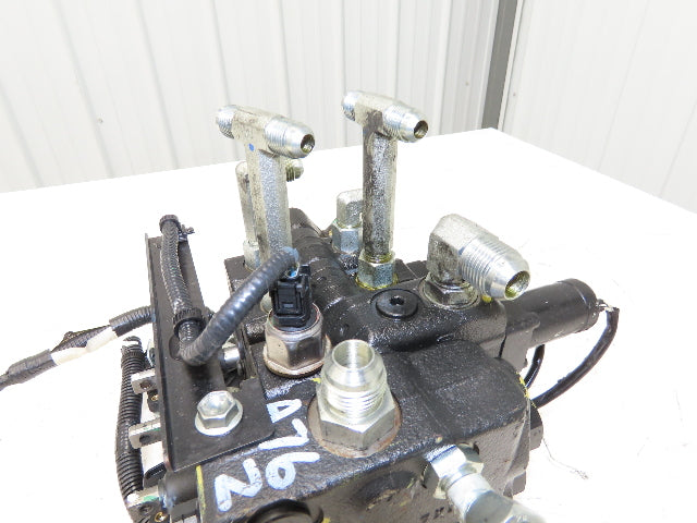 Toyota 67620-U3584-71 Hydraulic 3-Spool Forklift Mast Control Valve From 8FBCU30
