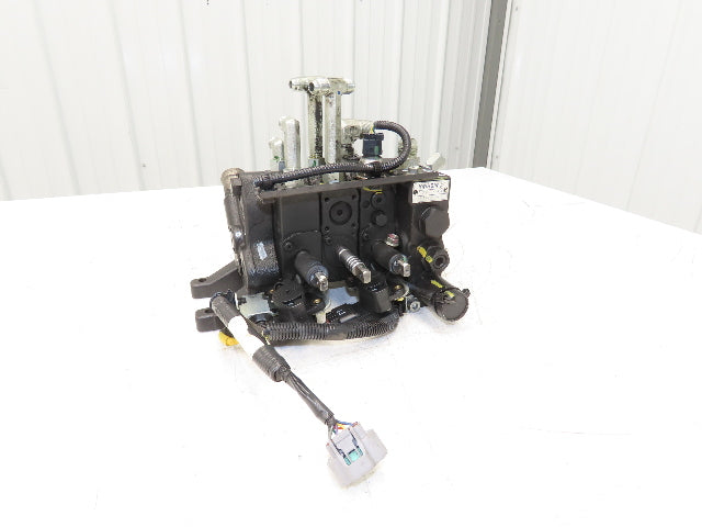 Toyota 67620-U3584-71 Hydraulic 3-Spool Forklift Mast Control Valve From 8FBCU30