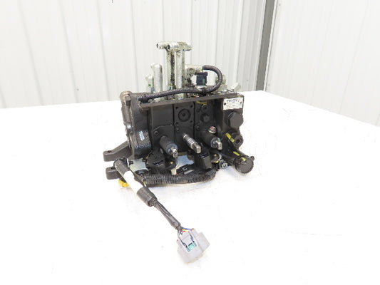 Toyota 67620-U3584-71 Hydraulic 3-Spool Forklift Mast Control Valve From 8FBCU30
