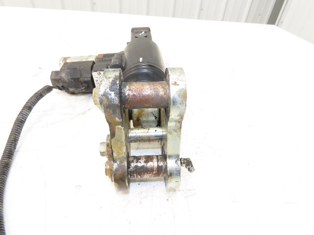 Toyota 43610-01160-71 Forklift Hydraulic Swing Lock Cylinder From 8FBCU30