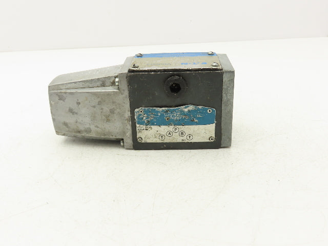 Vickers DG4S4-012A-50 Directional Control Single Solenoid Valve 120V Old Style