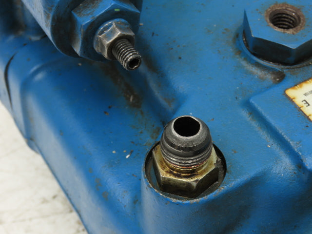 Vickers PVH057L08AA10H002000AY2001AB010A Hydraulic Piston Pump 27 GPM 3600 PSI