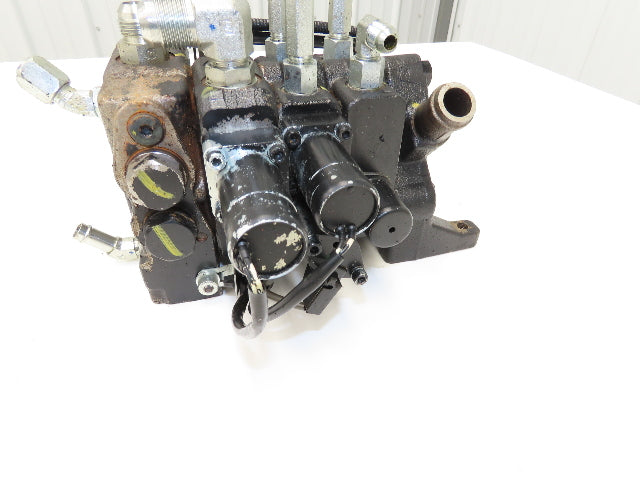 Toyota 67620-U3584-71 Hydraulic 3-Spool Forklift Mast Control Valve From 8FBCU30