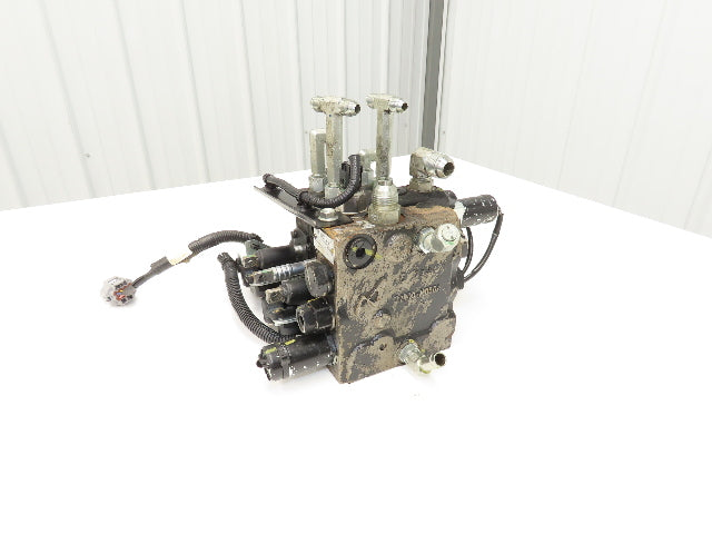 Toyota 67620-U3584-71 Hydraulic 3-Spool Forklift Mast Control Valve From 8FBCU30