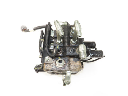 Toyota 67620-U3584-71 Hydraulic 3-Spool Forklift Mast Control Valve From 8FBCU30