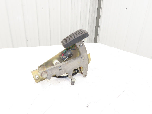 Hyster E50XM-27 Electric Forklift Accelerator Pedal Assembly With Potentiometer
