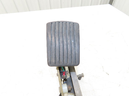 Hyster E50XM-27 Electric Forklift Accelerator Pedal Assembly With Potentiometer