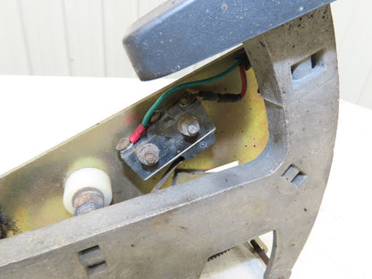 Hyster E50XM-27 Electric Forklift Accelerator Pedal Assembly With Potentiometer