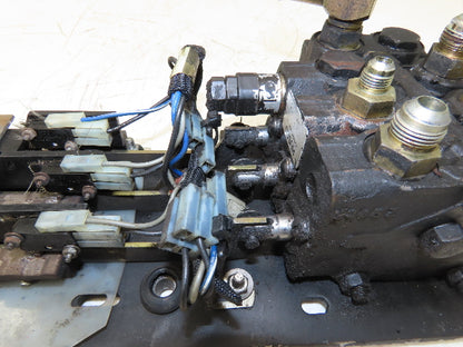 Husco 8500375 Hydraulic 3-Spool Mast Control Valve Manifold From E50XM-27