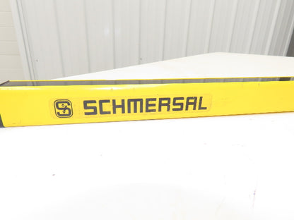 Schmersal SLC440COM-E-1450-14 Safety Light Curtain Emitter -Cracked Lens-