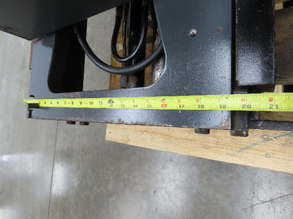 Linde E32CL Forklift Mast Class III 3 Stage 4 Lever 190" Lift 3655 lbs Max