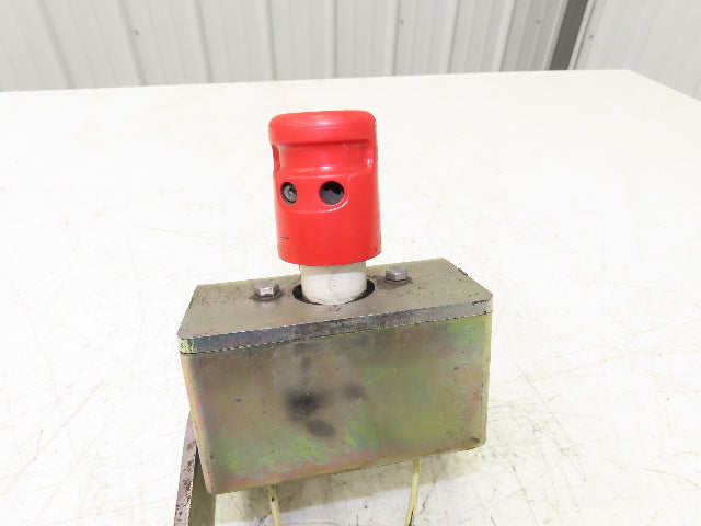 Linde Forklift E Stop With Bracket Removed From E32CL