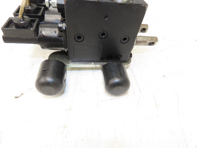Linde L0009443761 Hydraulic 4-Lever Spool Valve Forklift Mast Control Off E32CL