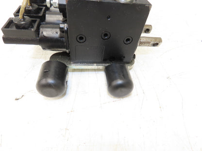 Linde L0009443761 Hydraulic 4-Lever Spool Valve Forklift Mast Control Off E32CL