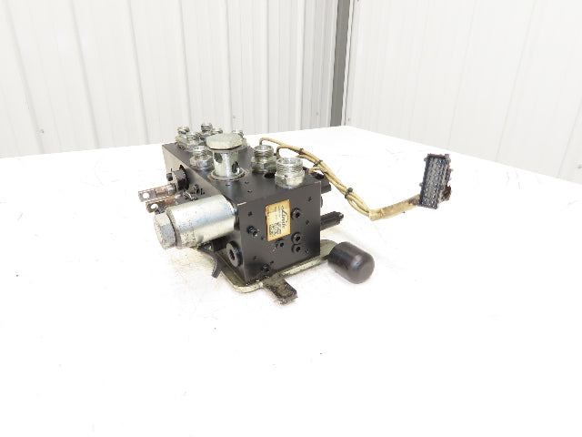 Linde L0009443761 Hydraulic 4-Lever Spool Valve Forklift Mast Control Off E32CL