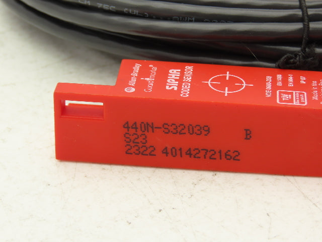 Allen Bradley 440N-S32039 SensaGuard Safety Non Contact Switch No Actuator