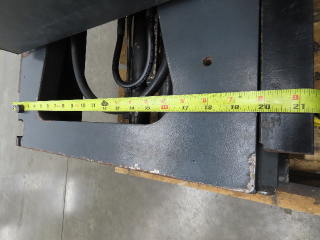 Linde E32CL Forklift Mast Class III 3 Stage 4 Lever 190" Lift 3655 lbs Max