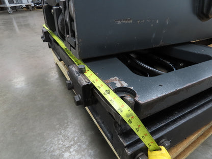 Linde E32CL Forklift Mast Class III 3 Stage 4 Lever 190" Lift 3655 lbs Max