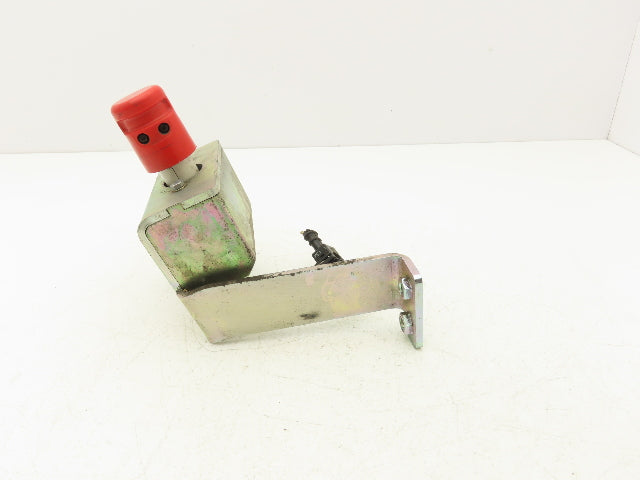 Linde Forklift E Stop With Bracket Removed From E32CL