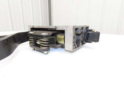 Linde Forklift Accelerator & Brake Pedal Assembly With Potentiometer From E32CL