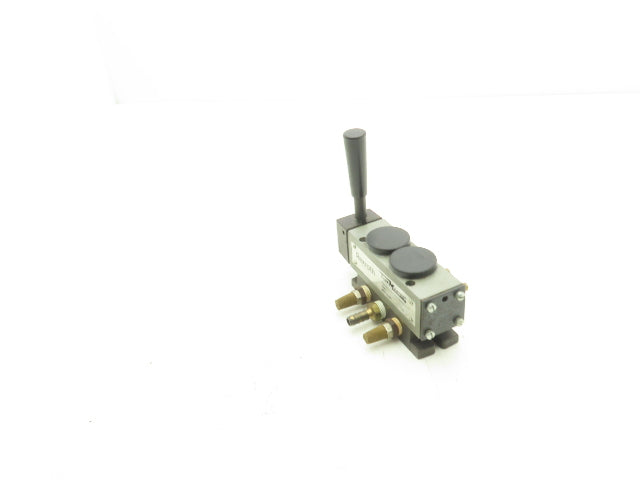 Rexroth R431008498 TaskMaster Pneumatic Directional Valve 3-Pos Lever 200psi
