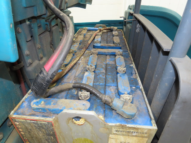 Tennant T17 Ride On Floor 46" Scrubber 36V Battery 1680 Hrs Needs Service