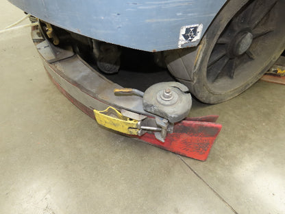 Tennant T17 Ride On Floor 46" Scrubber 36V Battery 1680 Hrs Needs Service
