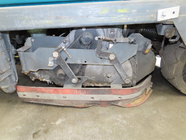 Tennant T17 Ride On Floor 46" Scrubber 36V Battery 1680 Hrs Needs Service